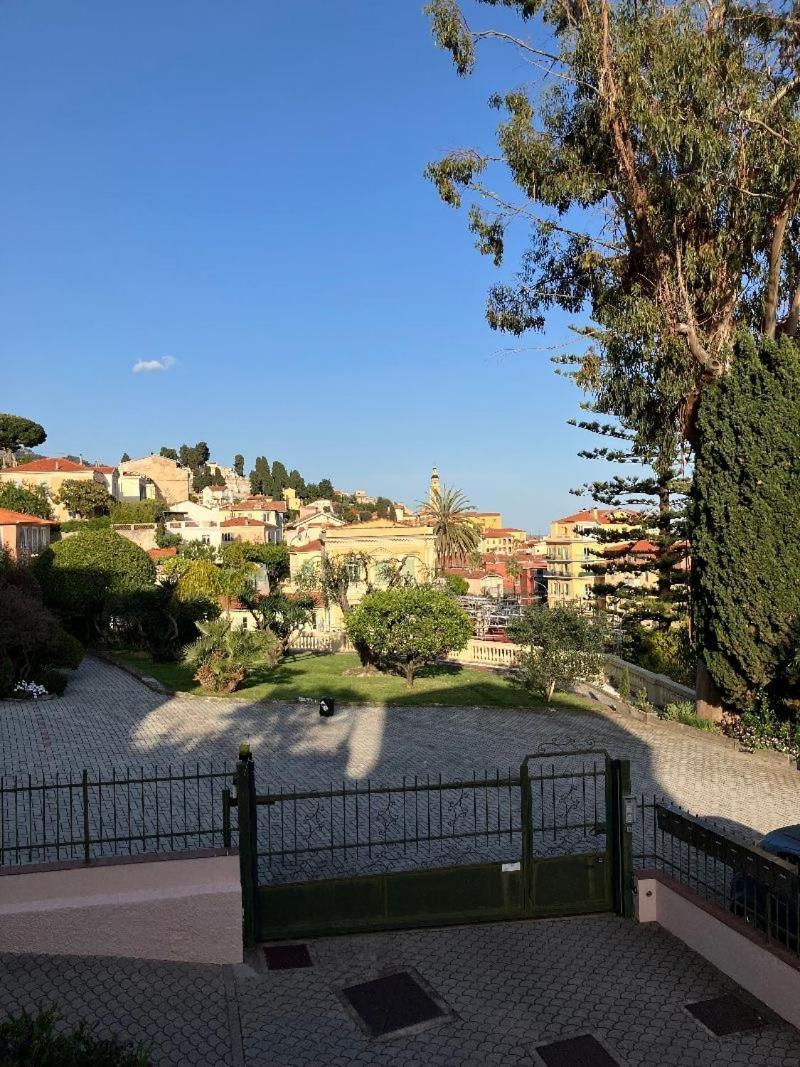 Appartement central des terres chaudes proche bord de mer Menton Extérieur photo